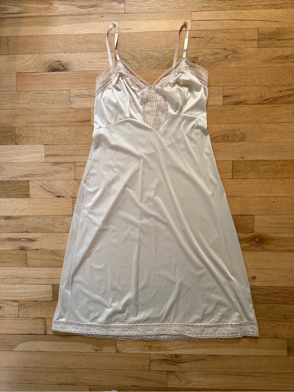 Vanity Fair Cream Lace-Trim slip